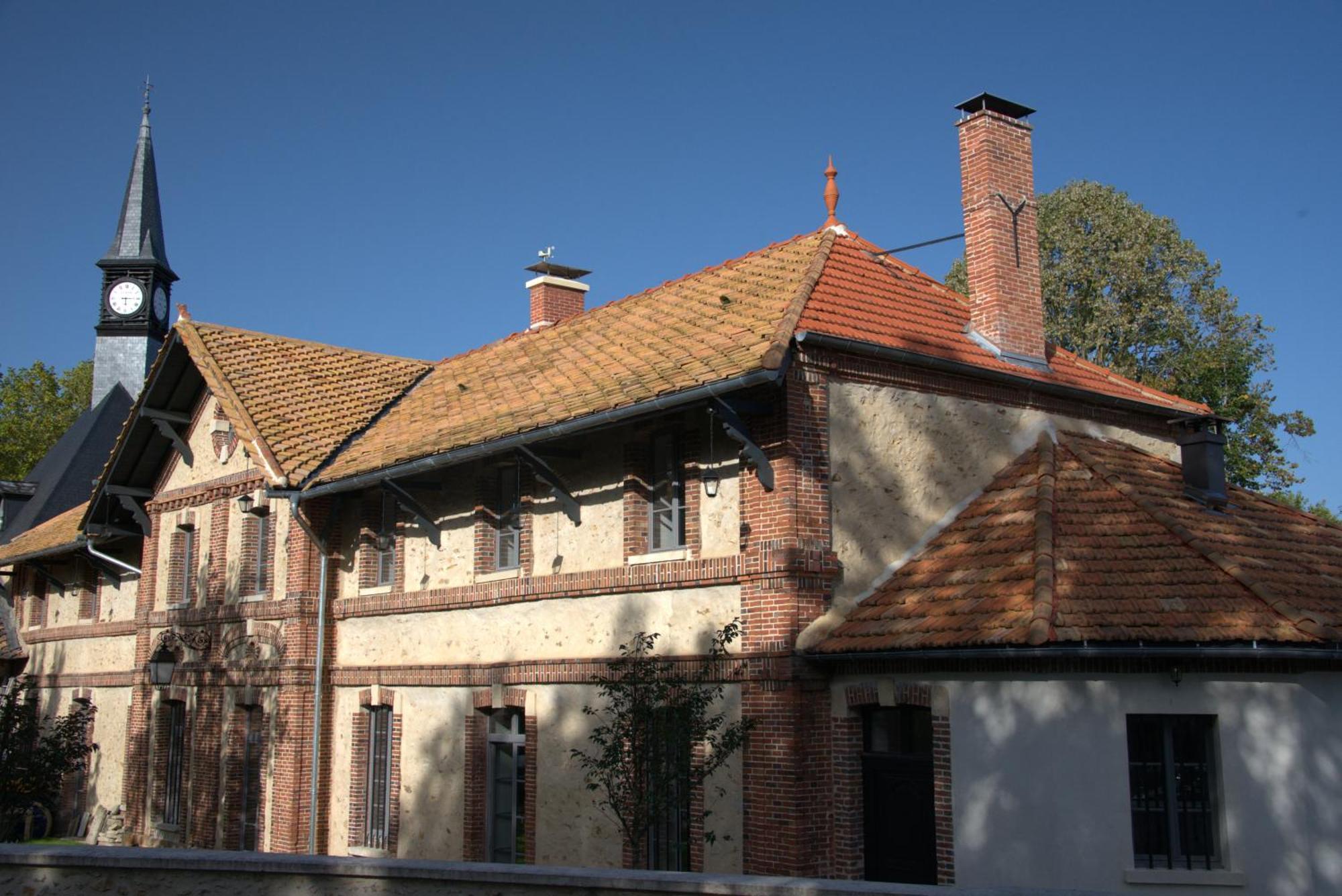 Loft Dans Le Clocher Face Au Chateau Bonnelles Ngoại thất bức ảnh